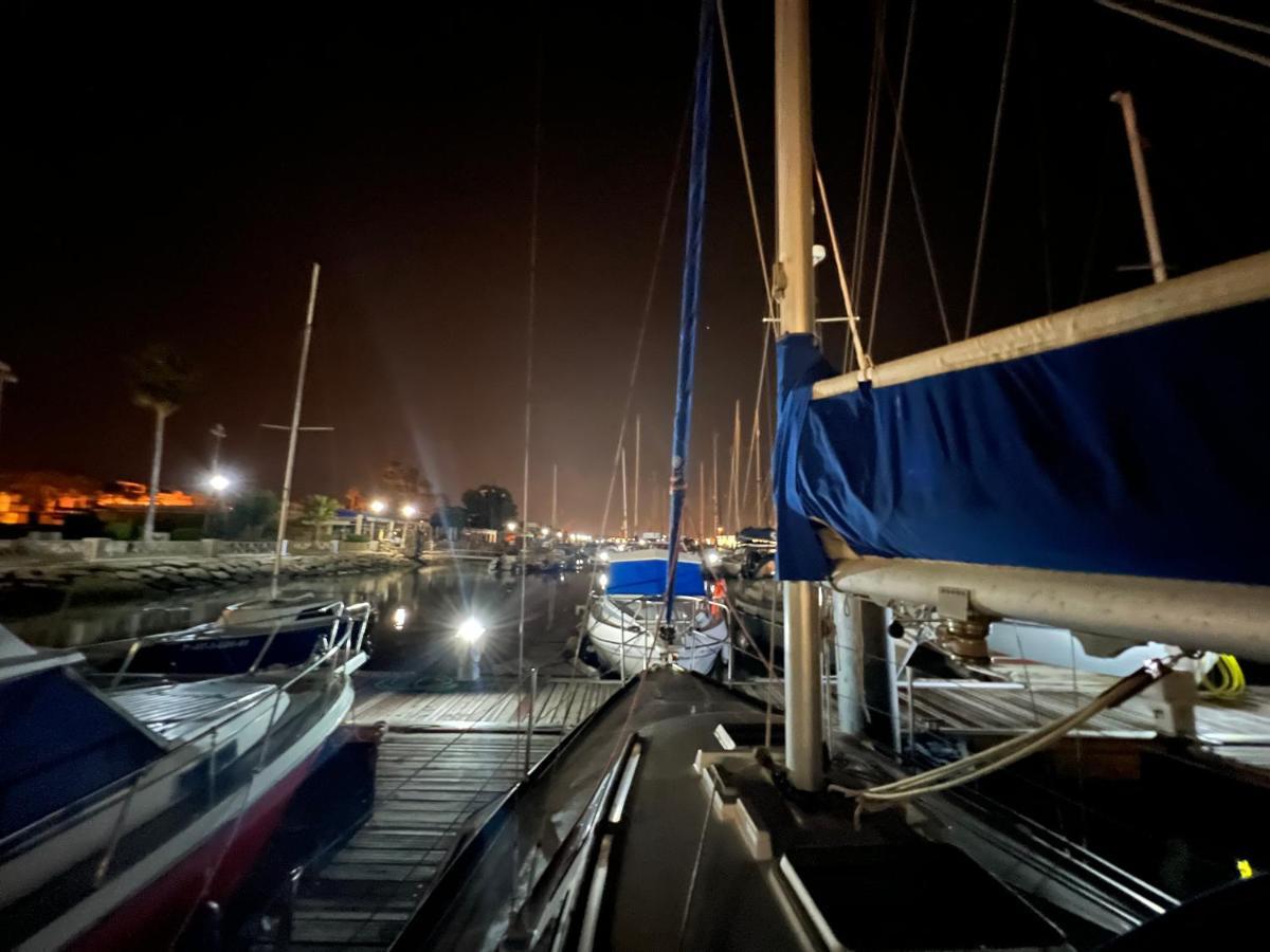 Velero en el corazón de El Puerto Hotel El Puerto de Santa María Exterior foto